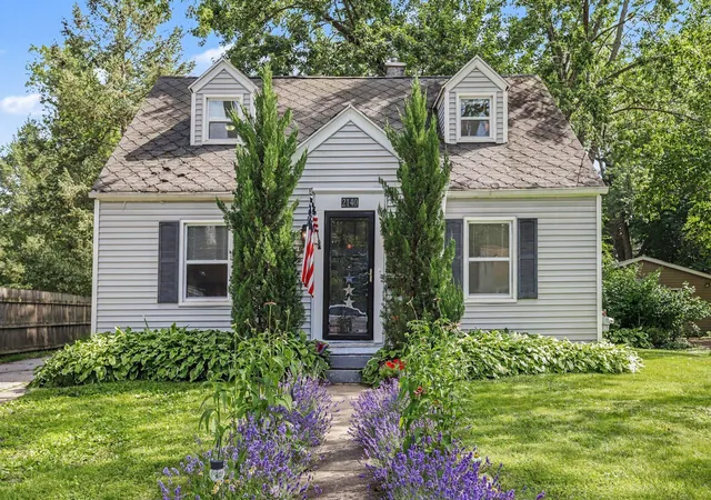 Photo 1 of Sale Pending at 2140 Royce Ave, Kalamazoo, MI 49001 | MLS# 66026033506 | Listing updated on 2026-09-10
