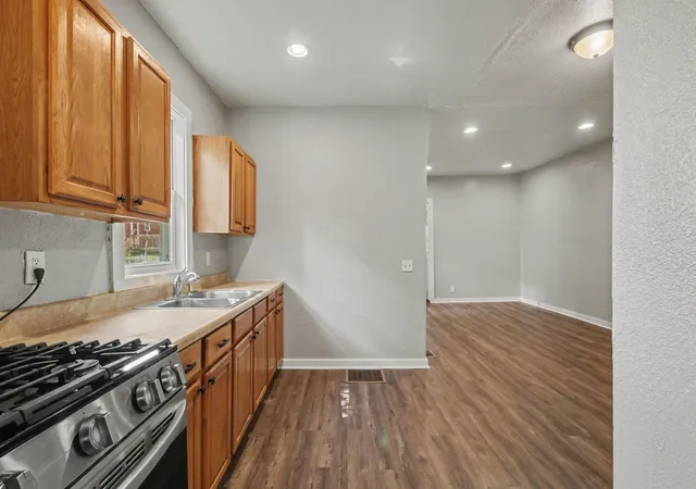 Photo 3 of Single family home for sale at 710 Baxter St SE, Grand Rapids, MI 49503 | MLS# 65026033505 | Listing updated on 2026-07-23