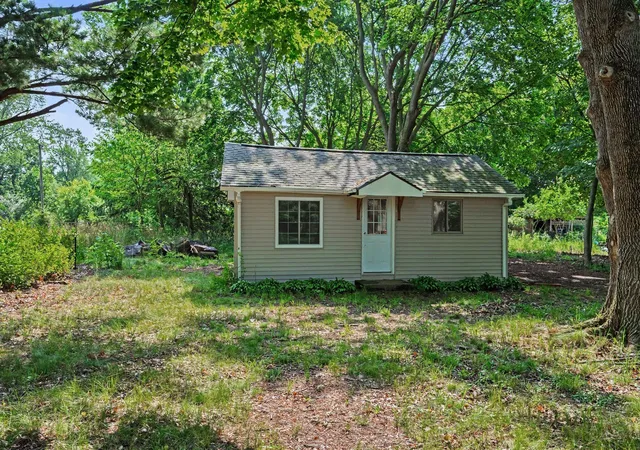 Photo 2 of Single family home for sale at 11627 S 30th Street, Vicksburg, MI 49097 | MLS# 66026033503 | Listing updated on 2026-07-21