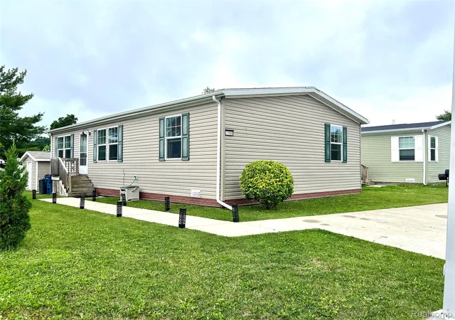 Photo 1 of Single family home for sale at 17096 Detroiter Ave, Davisburg, MI 48350 | MLS# 20261050519 | Listing updated on 2026-08-26