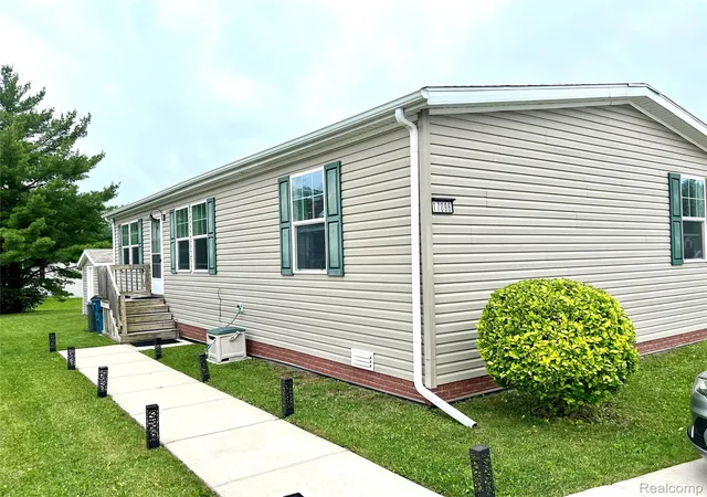 Photo 2 of Single family home for sale at 17096 Detroiter Ave, Davisburg, MI 48350 | MLS# 20261050519 | Listing updated on 2026-08-26