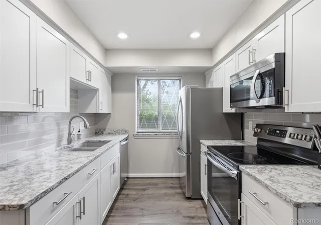 4th image of 270 E 13 Mile Rd #34, Madison Heights, MI 48071 | MLS# 20261050520