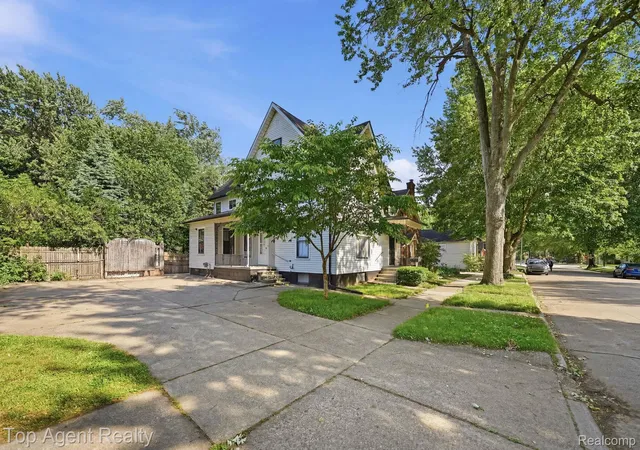 Photo 3 of Multi family home for sale at 74 Washington St, Mount Clemens, MI 48043 | MLS# 20261050540 | Listing updated on 2026-08-19