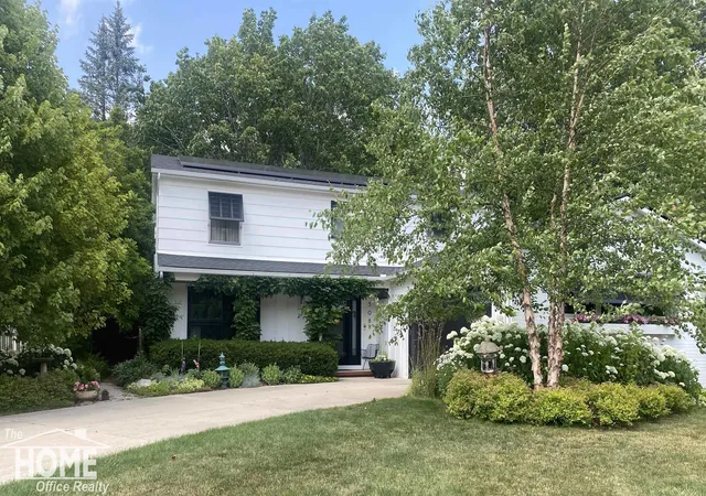 2nd image of 1508 Alta Vista Dr, Owosso, MI 48867 | MLS# 5050213661