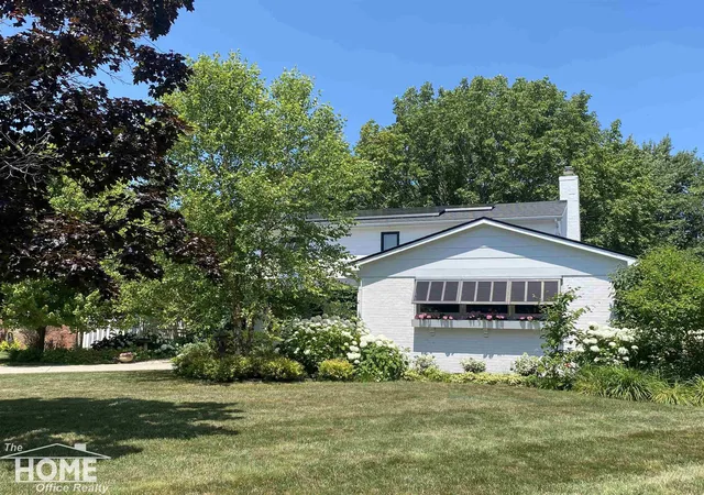 4th image of 1508 Alta Vista Dr, Owosso, MI 48867 | MLS# 5050213661