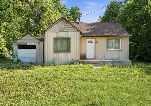 Photo 1 of Sale Pending at 3758 W Michigan Ave, Battle Creek, MI 49037 | MLS# 81026033541 | Listing updated on 2026-09-14