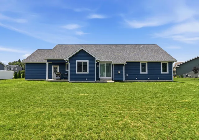 Photo 2 of Single family home for sale at 501 E Stoneridge Dr, Plainwell, MI 49080 | MLS# 65026033562 | Listing updated on 2026-08-28
