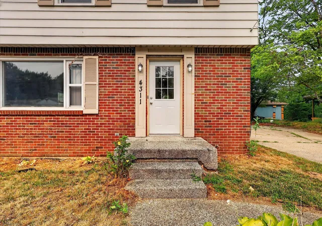 Photo 4 of Single family home for sale at 4311 Curwood Ave SE, Grand Rapids, MI 49508 | MLS# 65026033572 | Listing updated on 2026-09-18