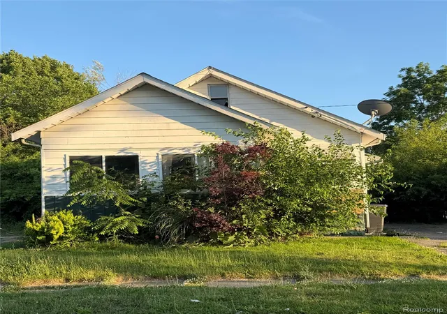Photo 1 of Single family home for sale at 766 E Bundy Ave, Flint, MI 48505 | MLS# 20261050597 | Listing updated on 2026-07-28