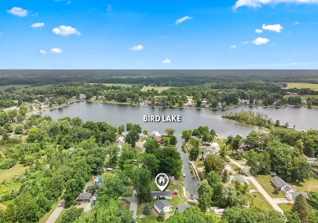 Photo 3 of Single family home for sale at 6915 Rowley Dr, Osseo, MI 49266 | MLS# 53026033607 | Listing updated on 2026-09-05