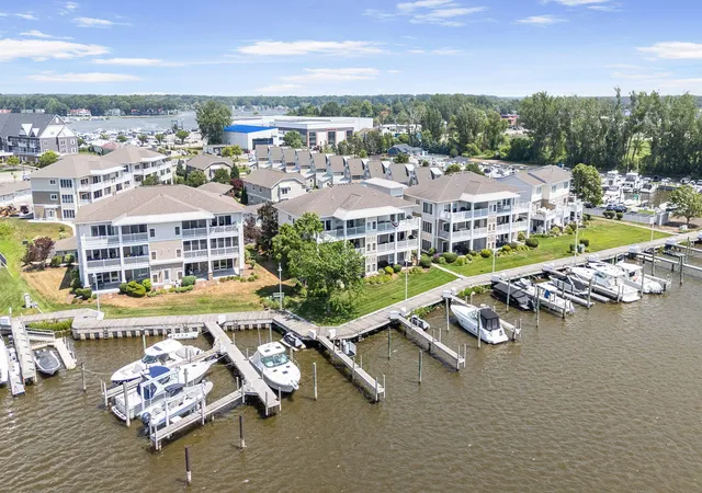Photo 1 of Condo for sale at 930 W Savidge St #20, Spring Lake, MI 49456 | MLS# 71026033609 | Listing updated on 2026-07-09