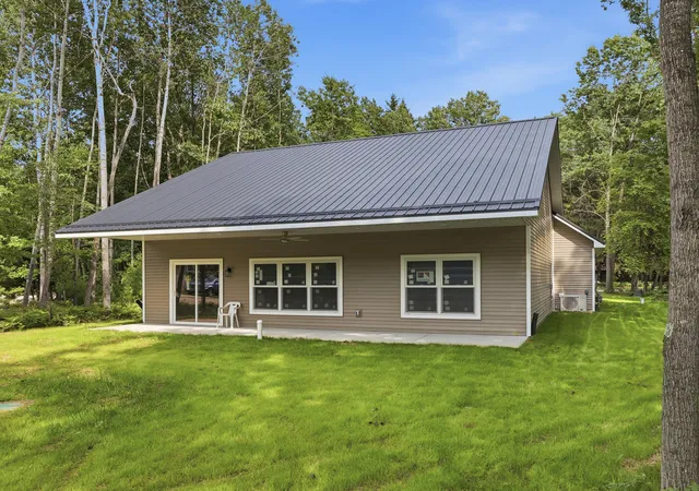 3rd image of 6805 Mayfair Dr, Stanwood, MI 49346 | MLS# 72026033610