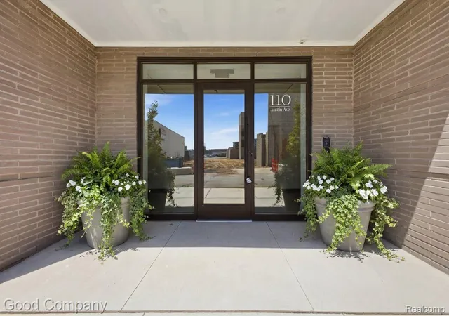 2nd image of 110 Austin Ave #204, Royal Oak, MI 48067 | MLS# 20261050638