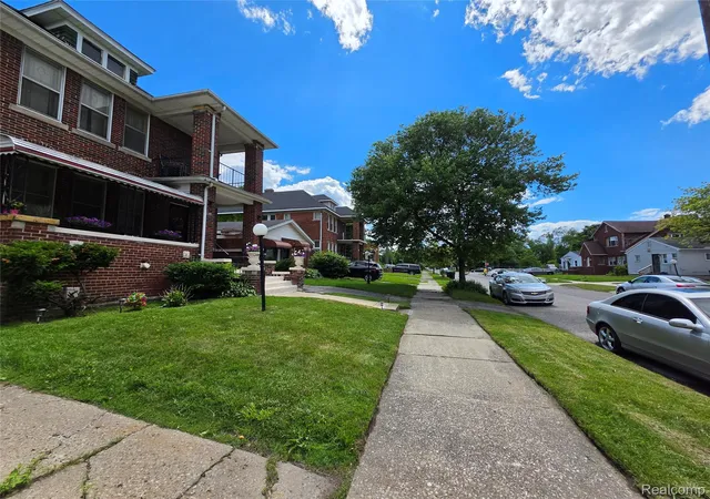 Listing Photo 4 - Condo for sale in building located at 3337 Kendall St, Detroit, MI 48238