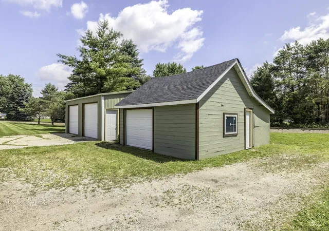 Photo 3 of Single family home for sale at 2649 Sherman Rd, Applegate, MI 48401 | MLS# 58050213693 | Listing updated on 2026-08-03
