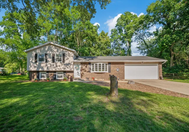 Photo 1 of Single family home for sale at 1523 Balmoral Ln, Niles, MI 49120 | MLS# 69026033624 | Listing updated on 2026-10-05