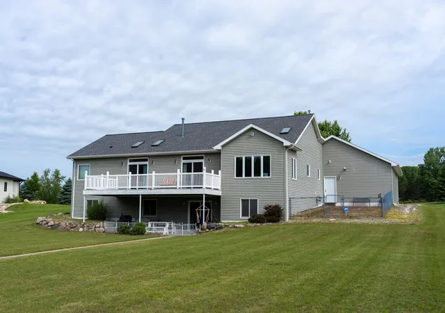 Photo 3 of Single family home for sale at 1081 Bundy Dr, Weidman, MI 48893 | MLS# 79080070611 | Listing updated on 2026-08-23