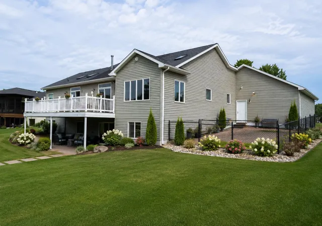 Photo 3 of Single family home for sale at 1081 Bundy Dr, Weidman, MI 48893 | MLS# 79080070611 | Listing updated on 2026-08-23