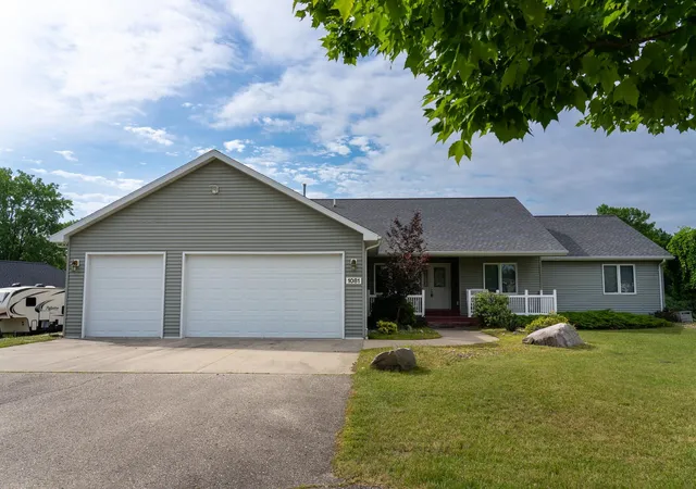 Photo 4 of Single family home for sale at 1081 Bundy Dr, Weidman, MI 48893 | MLS# 79080070611 | Listing updated on 2026-08-23