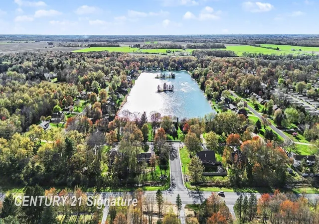 Photo 3 of Single family home for sale at 1944 E Lake Cir Dr, Saginaw, MI 48609 | MLS# 61050213697 | Listing updated on 2026-08-31