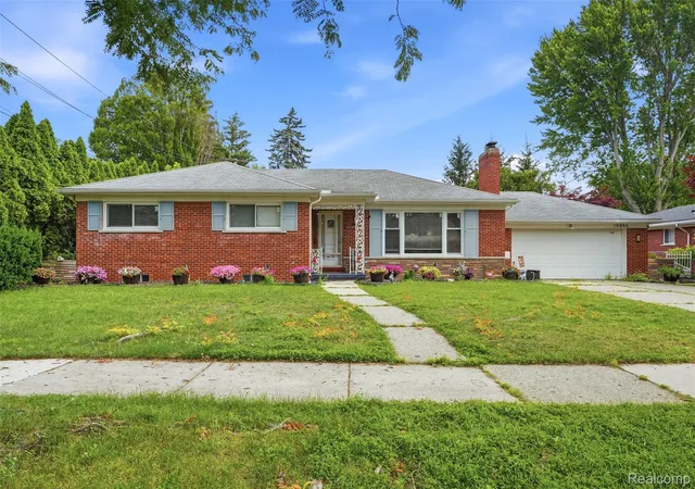Photo 1 of Sale Pending at 19986 E Doyle Pl, Grosse Pointe Woods, MI 48236 | MLS# 20261050671 | Listing updated on 2026-07-30