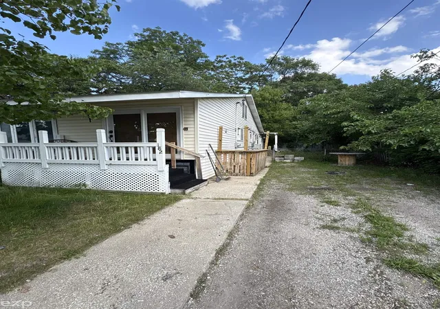 Photo 1 of Sale Pending at 182 River Trl Dr, Bay City, MI 48706 | MLS# 58050213705 | Listing updated on 2026-08-24