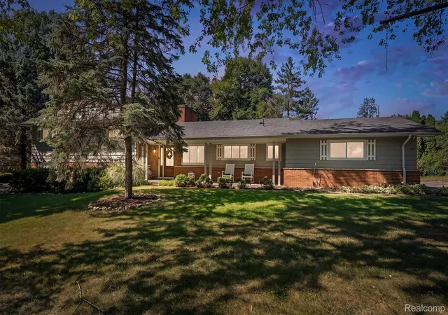 Photo 3 of Single family home for sale at 917 S Reading Rd, Bloomfield Hills, MI 48304 | MLS# 20261050693 | Listing updated on 2026-09-12