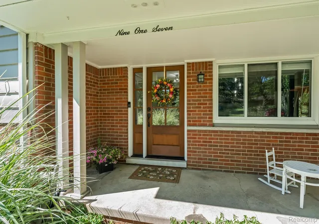 Photo 4 of Single family home for sale at 917 S Reading Rd, Bloomfield Hills, MI 48304 | MLS# 20261050693 | Listing updated on 2026-09-12
