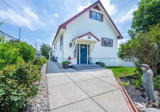 Photo 2 of Single family home for sale at 5791 Beech St, Coloma, MI 49038 | MLS# 69026033655 | Listing updated on 2026-08-28