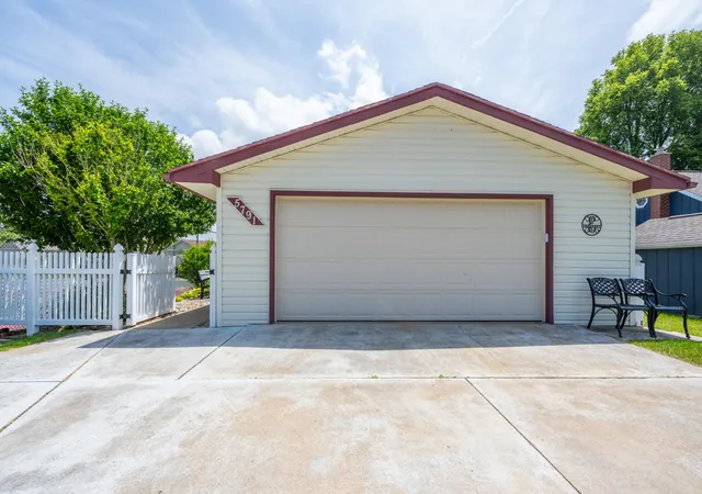 Photo 3 of Single family home for sale at 5791 Beech St, Coloma, MI 49038 | MLS# 69026033655 | Listing updated on 2026-08-28