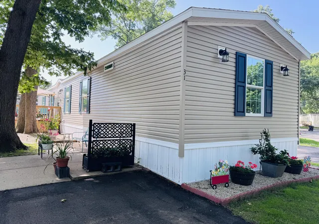Photo 1 of Sale Pending at 2330 E Main St #31, Niles, MI 49120 | MLS# 69026033660 | Listing updated on 2026-09-12