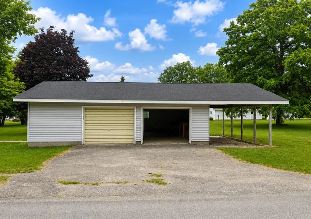 Photo 2 of Single family home for sale at 6965 S 2nd Choice St, Chase, MI 49623 | MLS# 78080070619 | Listing updated on 2026-08-25