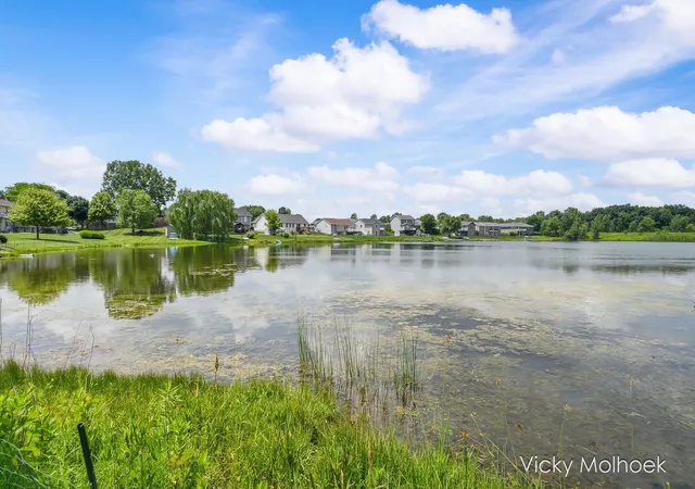 2nd image of 335 E N St, Hastings, MI 49058