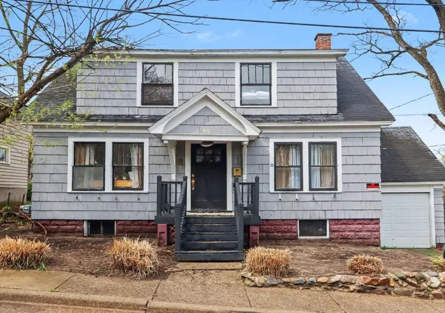 Photo 1 of Sale Pending at 140 Dixie Ave, Kalamazoo, MI 49001 | MLS# 66026033686 | Listing updated on 2026-07-16