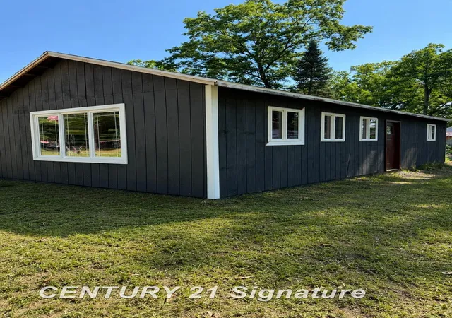 Photo 3 of Single family home for sale at 2662 Jean St, Harrison, MI 48625 | MLS# 61050213734 | Listing updated on 2026-07-29