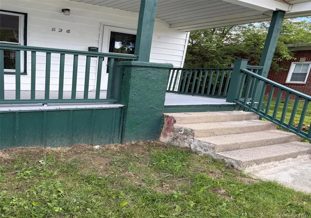 Photo 3 of Single family home for sale at 826 E Mount Morris St, Mt Morris City Genesee, MI 48458 | MLS# 20261050754 | Listing updated on 2026-08-20