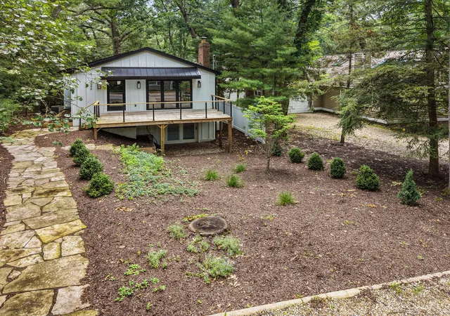 Photo 2 of Single family home for sale at 4046 Hillside Trl, New Buffalo, MI 49117 | MLS# 69026033709 | Listing updated on 2026-09-04