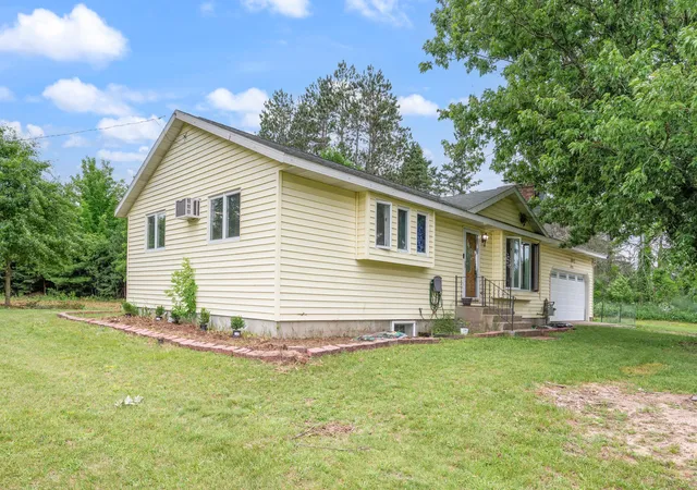 Photo 2 of Single family home for sale at 3522 S 37 Road, Cadillac, MI 49601 | MLS# 72026033712 | Listing updated on 2026-08-21