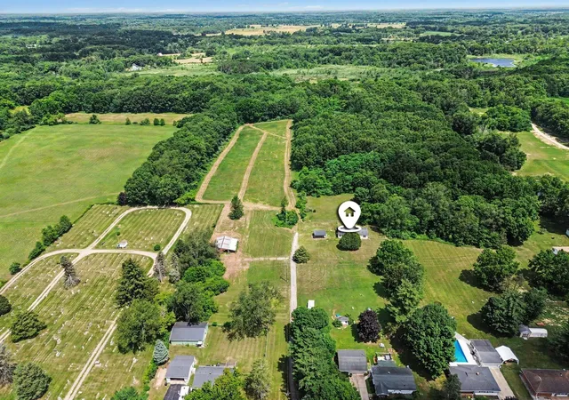 Photo 2 of Single family home for sale at 4794 Seymour Rd, Jackson, MI 49201 | MLS# 55026033716 | Listing updated on 2026-10-01