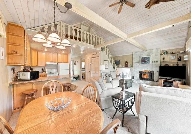 3rd image of 10876 Lockwood Dr, Cadillac, MI 49601 | MLS# 78080070642