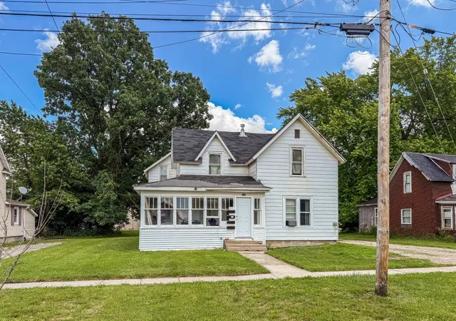 Photo 3 of Multi family home for sale at 316 Euclid St, Alma, MI 48801 | MLS# 79080070643 | Listing updated on 2026-09-02