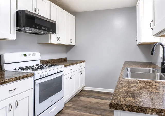 Photo 2 of Single family home for sale at 3120 La Salle Dr, Ann Arbor City Washtenaw, MI 48108 | MLS# 20261050773 | Listing updated on 2026-09-07