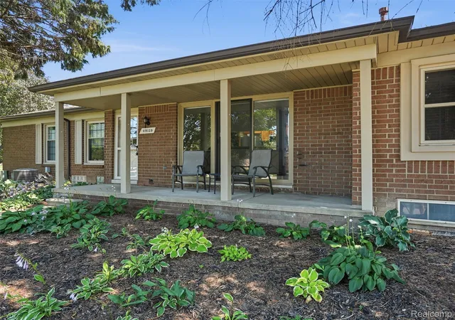 3rd image of 49139 Conway Ct, Shelby Township, MI 48315