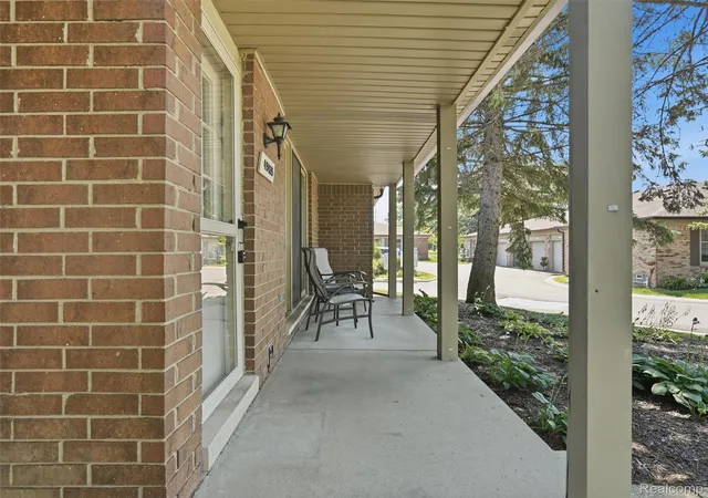 4th image of 49139 Conway Ct, Shelby Township, MI 48315