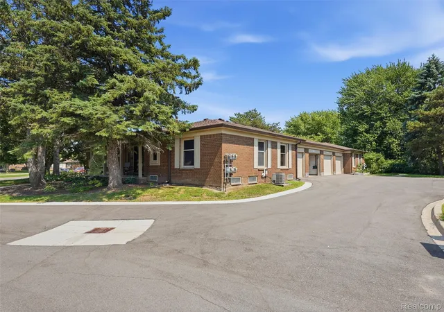 5th image of 49139 Conway Ct, Shelby Township, MI 48315