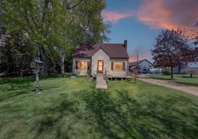 Photo 2 of Single family home for sale at 261 19 Mile Rd Ne, Cedar Springs, MI 49319 | MLS# 72026033737 | Listing updated on 2026-08-17