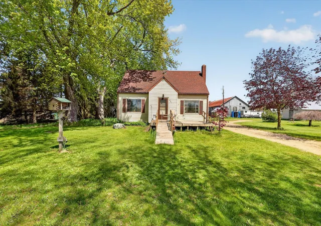 Photo 4 of Single family home for sale at 261 19 Mile Rd NE, Cedar Springs, MI 49319 | MLS# 72026033737 | Listing updated on 2026-08-17