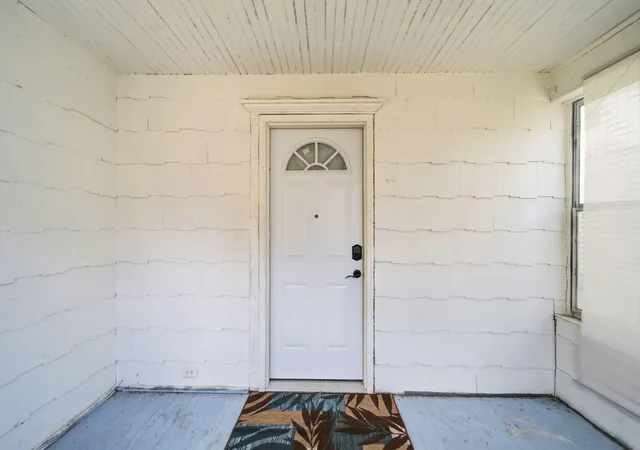3rd image of 1516 Plymouth St, Jackson, MI 49203 | MLS# 55026033760