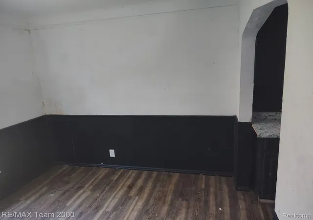 Photo 4 of Single family home for sale at 19409 Goulburn St, Detroit, MI 48205 | MLS# 20261050809 | Listing updated on 2026-10-18