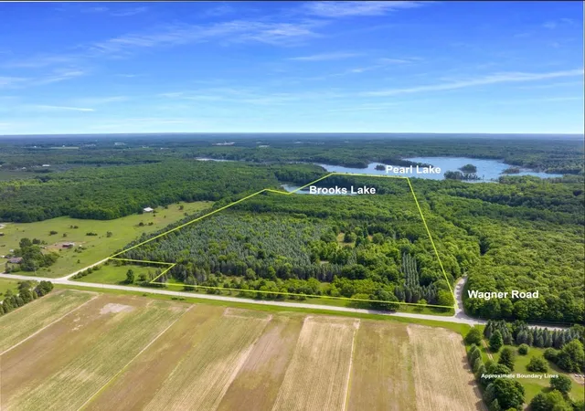 3rd image of 16043 Wagner Rd, Empire, MI 49630 | MLS# 78080070656